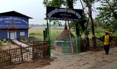 দুৰ্যোগৰ এই কঠিন সময়ত নিজ দায়িত্ব পালন সদৌ অসম ছাত্ৰ সন্থা ৰ কৰ্মীৰ