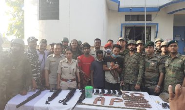 ডিফুত ,সেনা- আৰক্ষীৰ  যুটীয়া অভিযানত তিনি দূৰ্ধৰ্ষ গঁড় চিকাৰী আটক