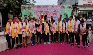 আন্ত: জিলা মহিলা ক্ৰিকেট প্ৰতিযোগিতাৰ চেম্পিয়ন বোকাখাত জিলা মহিলা ক্ৰিকেট দলক বোকাখাতত বিপুল আদৰণী  :