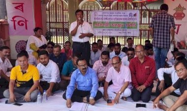 সাংবাদিকক কৰা অসৌজন্যসূচক আচৰণৰ প্ৰতিবাদত বোকাখাতত সাংবাদিকৰ প্ৰতিবাদ  : দুঘন্টীয়া ধৰ্মঘট  :