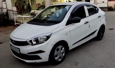 বোকাখাতৰ বিহৰা চাহ বাগিচাৰ ৩৭ নং ৰাষ্ট্ৰীয় পথত চাঞ্চল্যকৰ ঘটনা  : চলন্ত গাড়ীতে চালকক জ্বলাই দিবলৈ কৰা প্ৰচেষ্টাৰ  অভিযোগ  :