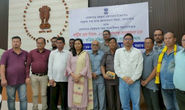 বোকাখাতত সমুহ সাংবাদিক আৰু মহকুমা প্ৰশাসনৰ উদ্যোগত ৰাষ্ট্ৰীয় প্ৰেছ দিৱস উদযাপন  :