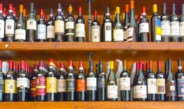 বোকাখাতৰ ৰাষ্ট্ৰীয় পথৰ কাষত মদৰ দোকান : পৌৰসভাৰ অনুমতি :  সচেতন নাগৰিকৰ প্ৰতিক্ৰিয়া :