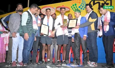 ১১ ঘণ্টাত  একেৰাহে ১০১ কিলোমিটাৰ দৌৰি অসম বুক অৱ ৰেকৰ্ডচত নাম অন্তৰ্ভুক্তি ৰঙামাটিৰ যুৱক ৰাজ ৰবিদাস আৰু মুনীন্দ্ৰ দাসৰ :