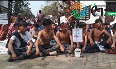 কাকচাঙ হত্যাকাণ্ডৰ হত্যাকাৰীক কৰায়ত্ব কৰাৰ দাবীত বোকাখাত আৰক্ষী থানাত অৰ্ধ উলংগ প্ৰতিবাদ  : ৰাষ্ট্ৰীয় পথ অৱৰোধ  :