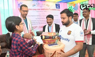 বোকাখাতত কুকুৰ পোৱালীৰ দত্তক শিৱিৰ : গৰাকী বিহীন ২৭ টা কুকুৰে পালে সঁহাৰি ::