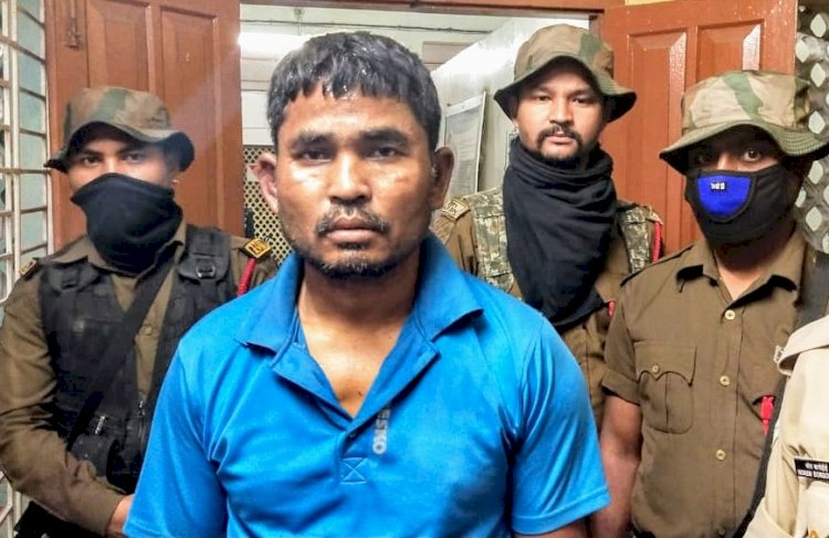 ব্ৰহ্মপুত্ৰৰ কাঠ চাপৰিত গঁড় হত্যাৰ পৰিকল্পনা কৰা দ্বিতীয়টো গঁড় চিকাৰীক কৰায়ত্ব : গহপুৰৰ পৰা গঁড় চিকাৰী দেৱজিত গগৈক গ্ৰেপ্তাৰ :