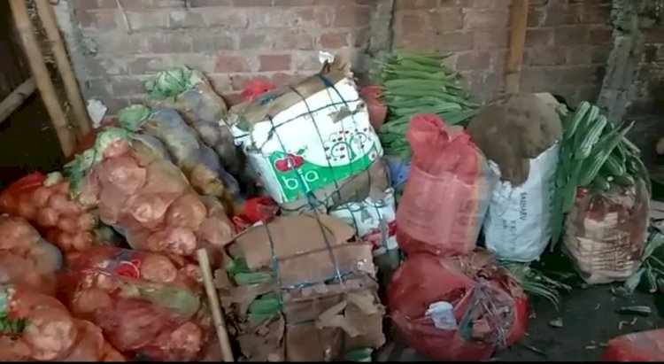 যোৰহাটত অবৈধভাবে শাক-পাচলি মজুত পাঁচ জন আৰক্ষীৰ জালত