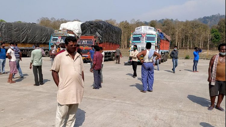 জাগীৰোডত  বিনষ্ট শুকান  মাছ