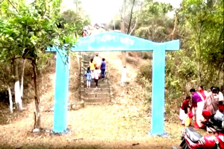 বাদুলিৰ বাবে বিশ্বত আতংকৰ সময়তে অসমৰ কন্দলি পাহাৰত বাদুলী পূজা