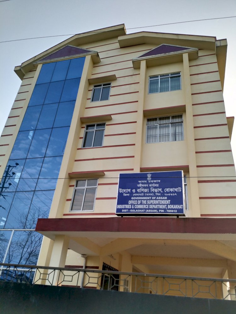 কোৰেইন্টাইন কেন্দ্ৰত থকা বোকাখাতৰ দুজন যুৱকৰ শৰীৰত কভিড ১৯ ৰ উপস্থিতি : কনটেইনমেন্ট কৰা হৈছে বাসগৃহ আৰু চুবুৰী :