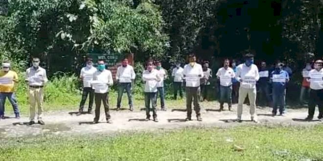 দিহিং পাটকাই বৰ্ষাৰণ্যৰ সুৰক্ষাৰ দাবীত ডিগবৈত সদৌ অসম চুতীয়া ছাত্ৰ সন্হাৰ মানৱ শৃংখল