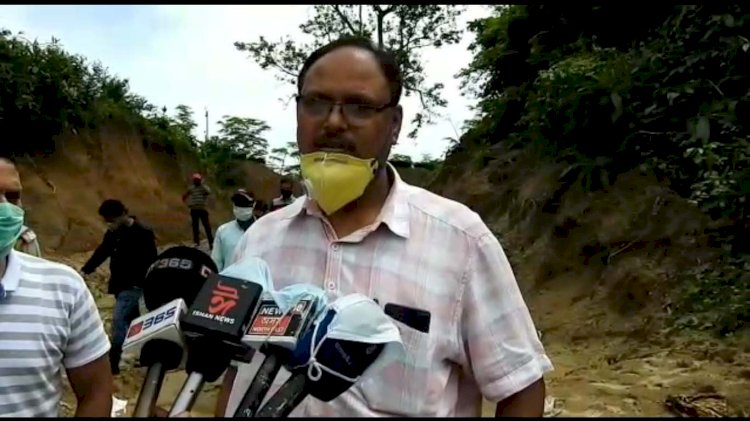 নুমলীগড়ত চলিছে এইবাৰ অইল ইণ্ডিয়া লিমিটেডৰ বুলডেজাৰ