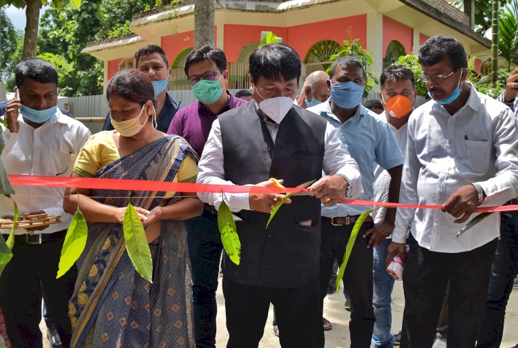 বোকাখাত পৌৰসভাৰ এলানি বিভাগীয় আঁচনিৰ আনুষ্ঠানিক শুভাৰম্ভ কৰে মন্ত্ৰী অতুল বৰাই  :