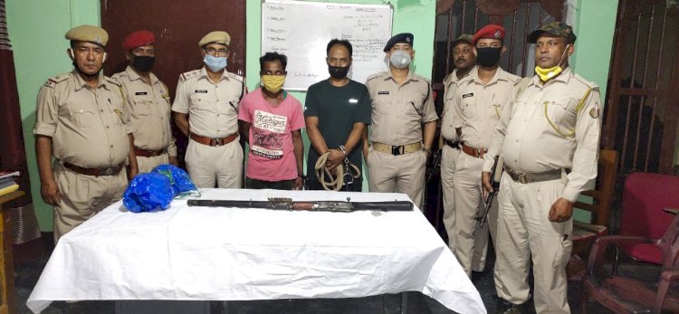 চোৰাংচিকাৰীৰ স্বীকাৰোক্তিৰ আধাৰত আৰক্ষীৰ অভিযান : গঁড় হত্যাত ব্যৱহৃত ৩৹৩ ৰাইফল আৰু ১০ জাঁই সজীৱ গুলী উদ্ধাৰ :