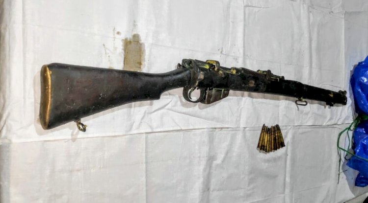 চোৰাংচিকাৰীৰ স্বীকাৰোক্তিৰ আধাৰত আৰক্ষীৰ অভিযান : গঁড় হত্যাত ব্যৱহৃত ৩৹৩ ৰাইফল আৰু ১০ জাঁই সজীৱ গুলী উদ্ধাৰ :