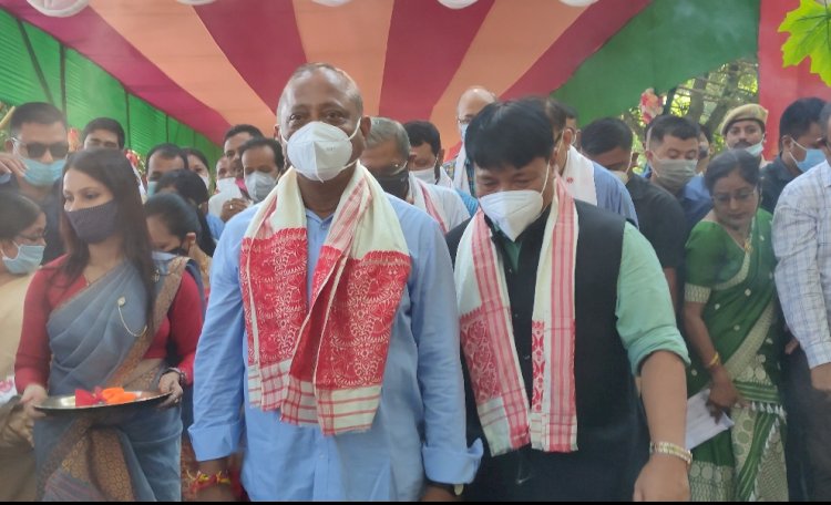 বিশ্ব পৰ্যটকৰ বাবে মুকলি হ'ল কাজিৰঙা ৰাষ্ট্ৰীয় উদ্যান  : বনমন্ত্ৰী পৰিমল শুক্লবৈদ্য মুকলি কৰে ৰাষ্ট্ৰীয় উদ্যানখন  :