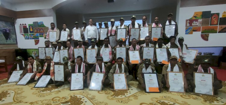 কাজিৰঙা ৰাষ্ট্ৰীয় উদ্যানতোও আন্ত: ৰাষ্ট্ৰীয় ব্যাঘ্ৰ দিৱস উদযাপন : স্থানীয় ১৮ গৰাকী লোকক ক্ষতিপুৰণ আৰু ৩৯ গৰাকী বন কৰ্মীক সম্বৰ্ধনা  :