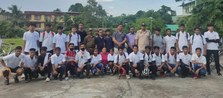 কাজিৰঙা ৰাষ্ট্ৰীয় উদ্যানৰ উদ্যোগত কমাৰগাওঁ মহাবিদ্যালয়ত বিশ্ব গঁড় দিৱস উদযাপন  : সজাগতাৰ চাইকেল ৰেলী আৰু বাটৰ নাট প্ৰদৰ্শন  :