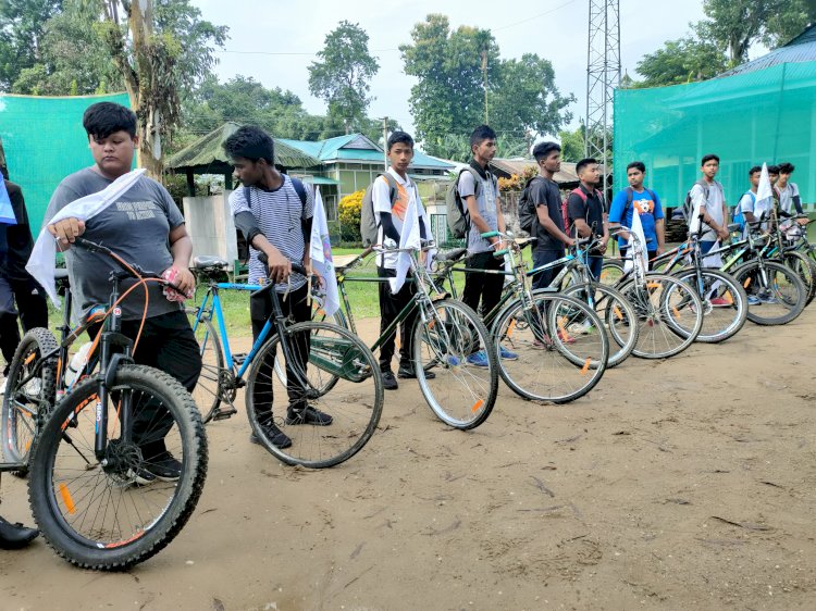 কাজিৰঙা ৰাষ্ট্ৰীয় উদ্যানৰ উদ্যোগত কমাৰগাওঁ মহাবিদ্যালয়ত বিশ্ব গঁড় দিৱস উদযাপন  : সজাগতাৰ চাইকেল ৰেলী আৰু বাটৰ নাট প্ৰদৰ্শন  :
