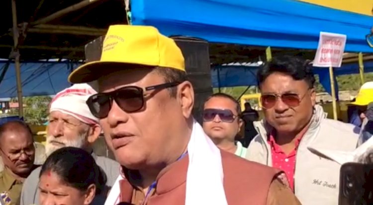 বোকাখাতত চলি থকা মাষ্টাৰ্চ এথলেটিকচ প্ৰতিযোগিতাৰ থলীত শিক্ষামন্ত্ৰী ৰনোজ পেগু  : ক্ৰীড়ানুৰাগী শিক্ষকৰ বাবে বিশেষ সুবিধাৰ প্ৰতিশ্ৰুতি  :