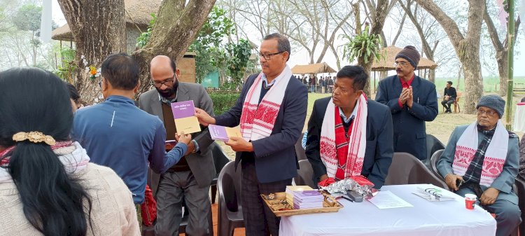 বোকাখাতৰ ধনশিৰি ইক' কেম্পত প্ৰবীন  সাংবাদিক, আপকুৰ প্ৰতিষ্ঠাপক সভাপতি ভৱেশ শইকীয়াৰ ৯৪ সংখ্যক জন্মদিন উদযাপন : তিনিখনকৈ গ্ৰন্থ উন্মোচনৰ লগতে এই দেশ বঁটা আৰু কিয়াচি মেডিয়া এণ্ড এন্টাৰটেইমেন্টৰ দ্বাৰা সাংবাদিকতাৰ বিশেষ বঁটা প্ৰদানৰ ঘোষণা   :