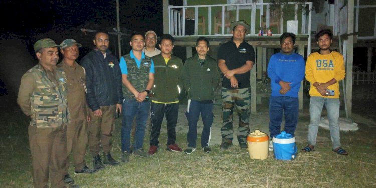 বন্যপ্ৰাণীৰ সুৰক্ষাৰ বাবেই ব্ৰহ্মপুত্ৰৰ চাপৰিত পশু পালন আৰু পশু চিকিৎসা বিভাগৰ সহযোগত কাজিৰঙাৰ কৰ্তৃপক্ষৰ পশুধনৰ প্ৰতিষেধক টিকা প্ৰদানৰ অভিযান  :