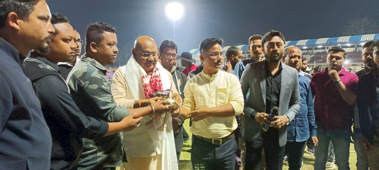 বোকাখাতত প্ৰয়াত গুনীন্দ্ৰ নাথ সোঁৱৰণী সদৌ অসম ভিত্তিত টি-২০ ক্ৰিকেট প্ৰতিযোগিতা  : বোকাখাত চেলেঞ্জাৰ ক্লাৱ আৰু যোৰহাট টাইটানৰ মাজত চূড়ান্ত প্ৰতিযোগিতা  :  টাইটান চেম্পিয়ন  :