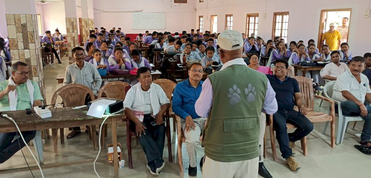 কাজিৰঙা ৰাষ্ট্ৰীয় উদ্যান আৰু ব্যাঘ্ৰ সংৰক্ষিত বনাঞ্চলৰ উদ্যোগত বোকাখাতৰ জে ডি এছ জি মহাবিদ্যালয়ত পৰিৱেশ অনুকূল জীৱন শৈলী শীৰ্ষক বিশেষ সজাগতা সভা  :