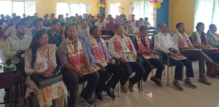 বোকাখাতৰ শৈক্ষিক ক্ষেত্ৰত নতুন ইতিহাস  : পশুপালন আৰু পশু চিকিৎসা বিজ্ঞান বিদ্যালয়ত দীক্ষান্ত সমাৰোহ :  প্ৰশিক্ষণ সামৰিলে প্ৰথম গোটৰ ৯৭ জন পশু চিকিৎসাৰ ক্ষেত্ৰ সহায়কে :