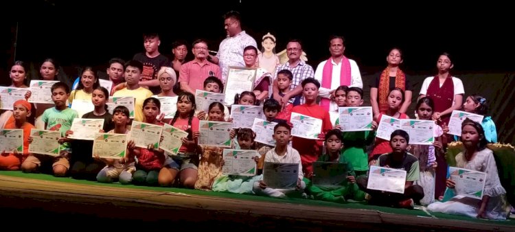 বোকাখাতৰ প্ৰয়াস নাট্য বিদ্যালয়ৰ কৰ্মশালাৰ সামৰণি : সৰু সৰু মনৰ খোজেৰে পৃথিৱী চাবলৈ যাওঁ  শীৰ্ষক নাটকৰ মঞ্চায়ন :