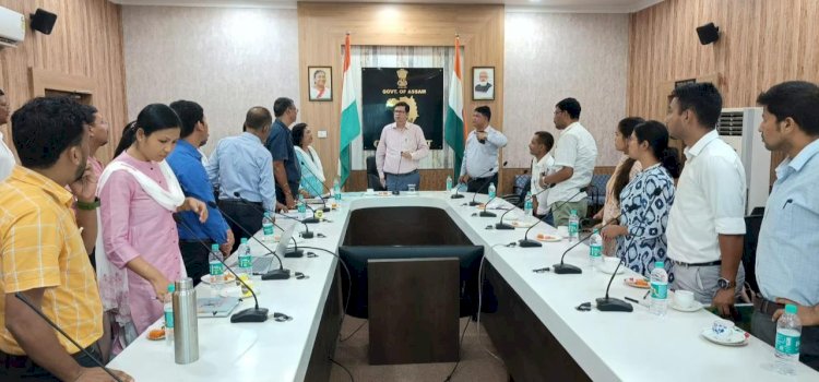 গোলাঘাটত ৰাজ্য চৰকাৰৰ পশুপালন আৰু পশু চিকিৎসা বিভাগৰ প্ৰধান সচিব মনিষ ঠাকুৰ : জিলাৰ বিভাগীয় বিষয়াৰে পৰ্যালোচনা বৈঠক  : ক্ষেত্ৰ পৰিদৰ্শন :