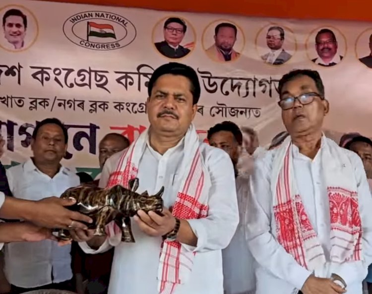 খিলঞ্জীয়া লোকক মাটিৰ পট্টা দিয়াৰ প্ৰতিশ্ৰুতিৰে শাসনলৈ অহা বিজেপি চৰকাৰে শাসনৰ বাঘজৰী লৈ গুৱাহাটীত মহিলাক উলংগ কৰি পত্নীৰ নামত শ শ বিঘা মাটি কিনিলে মুখ্যমন্ত্ৰীয়ে : বোকাখাতত প্ৰদেশ কংগ্ৰেছৰ সভাপতি ভূপেন বৰাৰ অভিযোগ  :