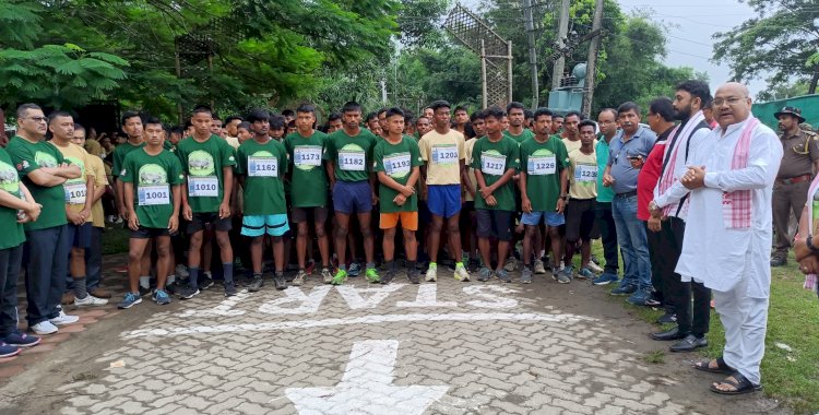 চাইকেল ৰেলী আৰু গ্ৰাম্য মাৰাথন প্ৰতিযোগিতাৰে কাজিৰঙা ৰাষ্ট্ৰীয় উদ্যানত বিশ্ব গঁড় দিৱস উদযাপন  : পাঁচ শতাধিক প্ৰতিযোগীৰ অংশ গ্ৰহন  :