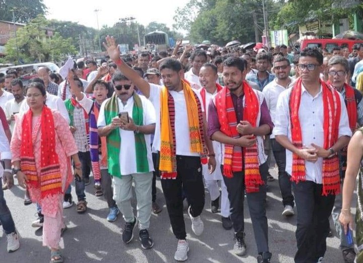 বোকাখাতত অসম জাতীয় পৰিষদৰ 'এক অসম যাত্ৰা' ৰ সমদল  : আমি অসমীয়াৰ হাতত অসমৰ ৰাজনৈতিক আৰু সামাজিক অধিকাৰ সুৰক্ষিত কৰিবলৈ প্ৰতিশ্ৰুতিবদ্ধ - লুৰিণজ্যোতি গগৈ  :