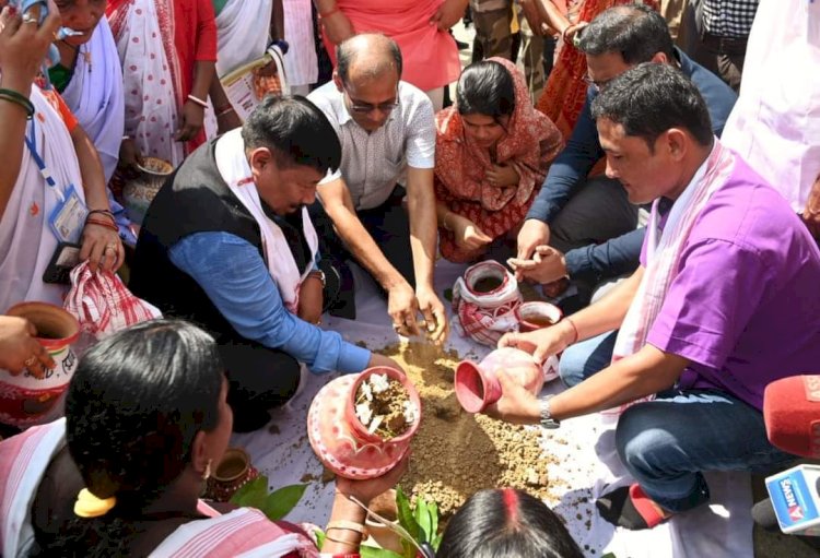 देश मे चल रहे मेरी माटी, मेरा देश अभियान  : अमृत कलश यात्रा  में शामिल हुए मंत्री अतुल बोरा :