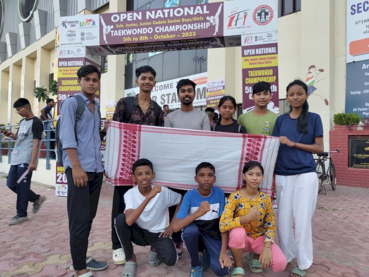 উত্তৰ প্ৰদেশৰ নয়ডাৰ ইনড'ৰ ষ্টেডিয়াত অনুষ্ঠিত  মুক্ত ৰাষ্ট্ৰীয় টাইকোৱাণ্ডো প্ৰতিযোগিতাত অসম দলৰ সাফল্য  : ৮ জন খেলুৱৈৰ স্থান লাভ  :