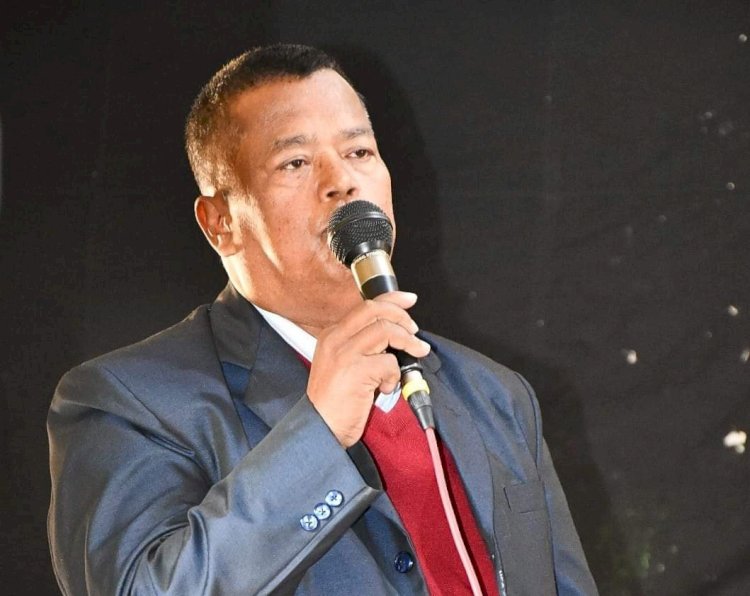 বোকাখাতৰ জেষ্ঠ সাংবাদিক ভৱানন্দ কলিতালৈ 'আসাম প্রেছ ক'ৰেছপণ্ডেণ্টছ ইউনিয়নৰ ছহিদ সাংবাদিক পবিত্ৰ নাৰায়ন সোঁৱৰনি সাংবাদিকতাৰ বঁটা:  আপকুৰ গহপুৰ  অধিবেশনত প্ৰদান কৰিব এই বঁটা  :