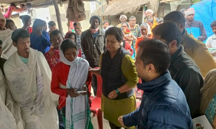 হাতীৰ আক্ৰমনত নিহত বোকাখাতৰ কান্ধুলিমাৰী গাওঁৰ বগাই ওৰাংৰ পৰিয়াললৈ বন বিভাগৰ আৰ্থিক সাহাৰ্য : চাৰি লাখ টকাৰ চেক প্ৰদান  :