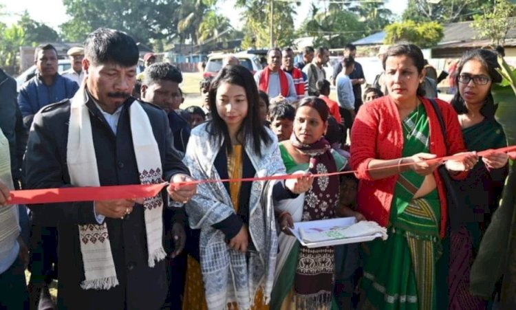 বোকাখাত সমষ্টিত ৫ টাকৈ আদর্শ অংগনবাড়ী কেন্দ্ৰৰ আধাৰশিলা স্থাপন  মন্ত্ৰী অতুল বৰাৰ  :
