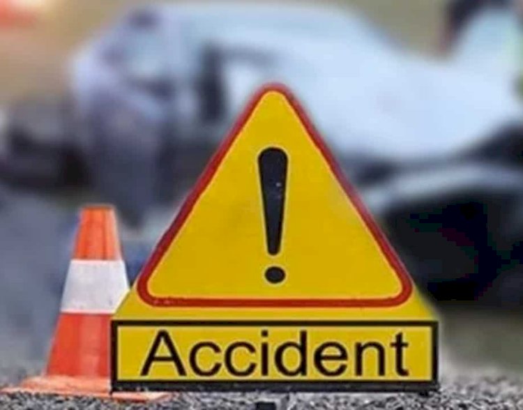 বোকাখাতত পথ দুৰ্ঘটনা  : এগৰাকী যুৱতীৰ মৃত্যু  :